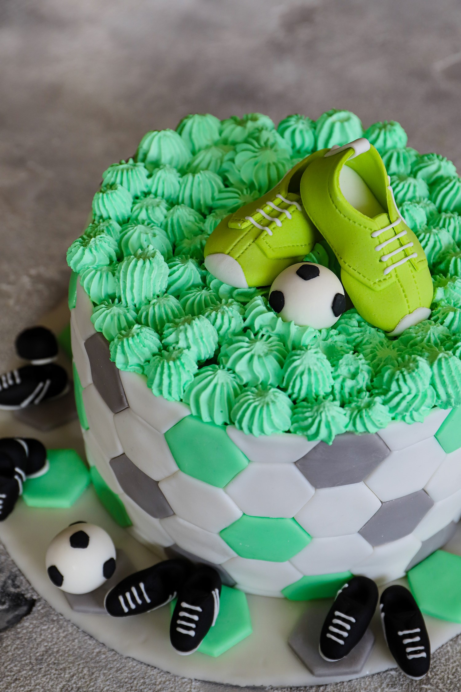 20609_1 Green and white football set